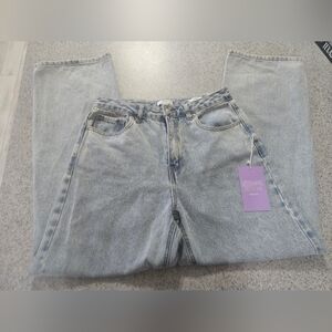 Forever 21 Light Blue Flare Jeans with Purple Clam Shell Design Size 30. NWT